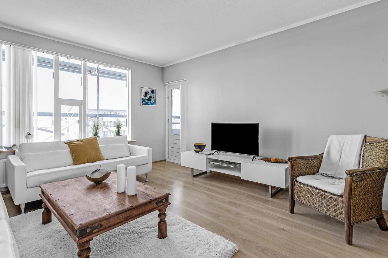 Charming, 2 Bedroom Seaside Apartment Рейкьявик Экстерьер фото